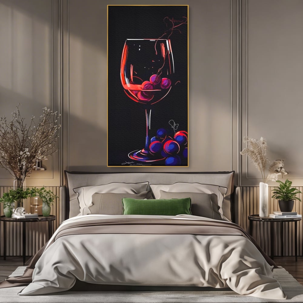 Tablou canvas cu tablou canvas cu pahar de vin si struguri, in rama de aluminiu auriu, pe perete intr-un dormitor